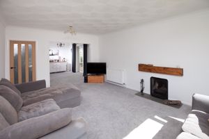 Sitting Room (1)- click for photo gallery